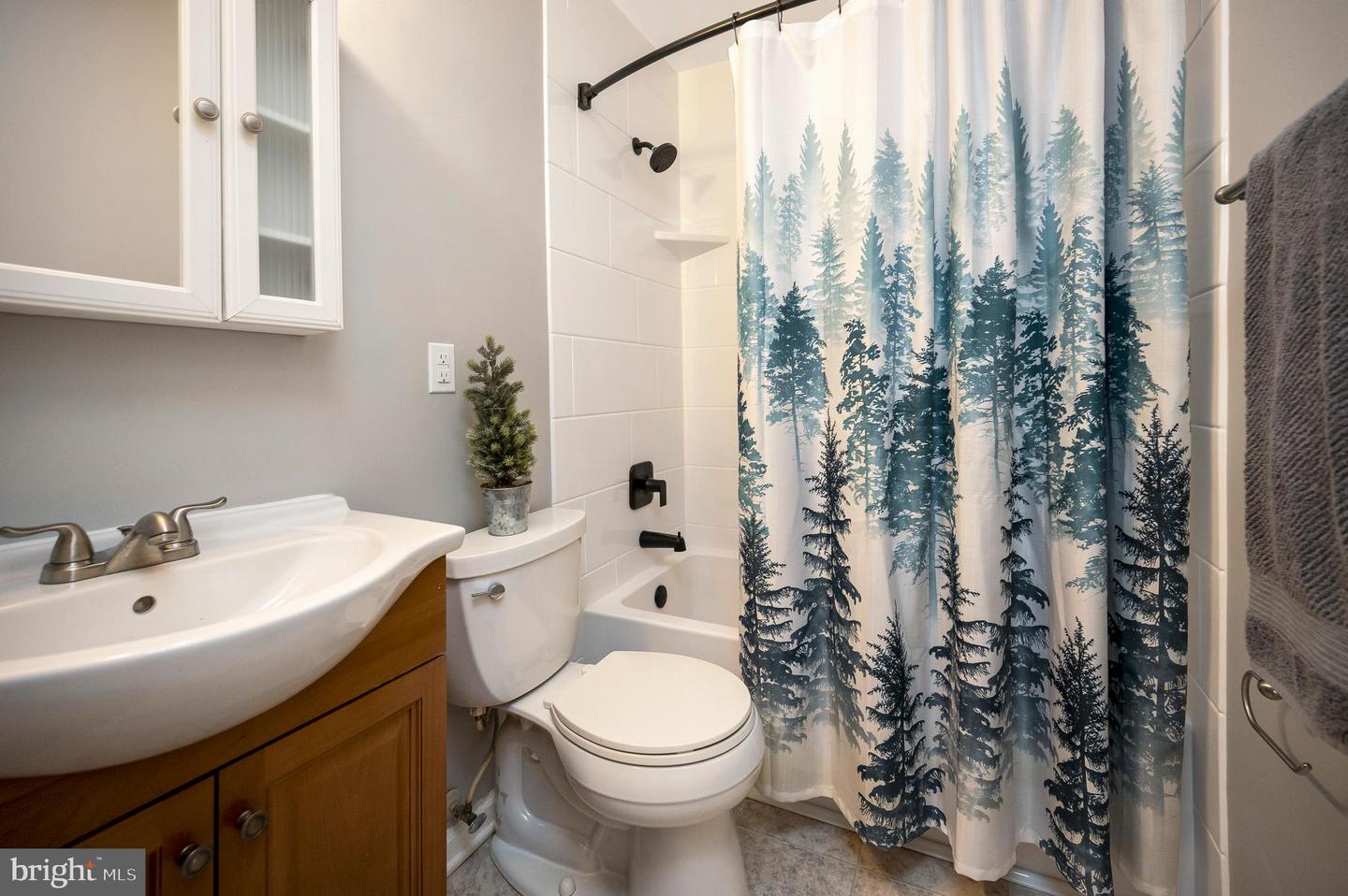 217 WASHINGTON ST, LOCUST GROVE, Virginia 22508, 3 Bedrooms Bedrooms, ,2 BathroomsBathrooms,Residential,For sale,217 WASHINGTON ST,VAOR2013218 MLS # VAOR2013218