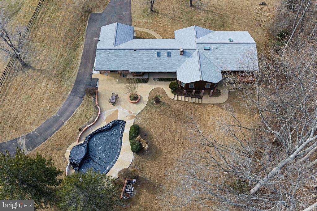 6713 BRIARCROFT ST, CLIFTON, Virginia 20124, 5 Bedrooms Bedrooms, ,5 BathroomsBathrooms,Residential,For sale,6713 BRIARCROFT ST,VAFX2288338 MLS # VAFX2288338