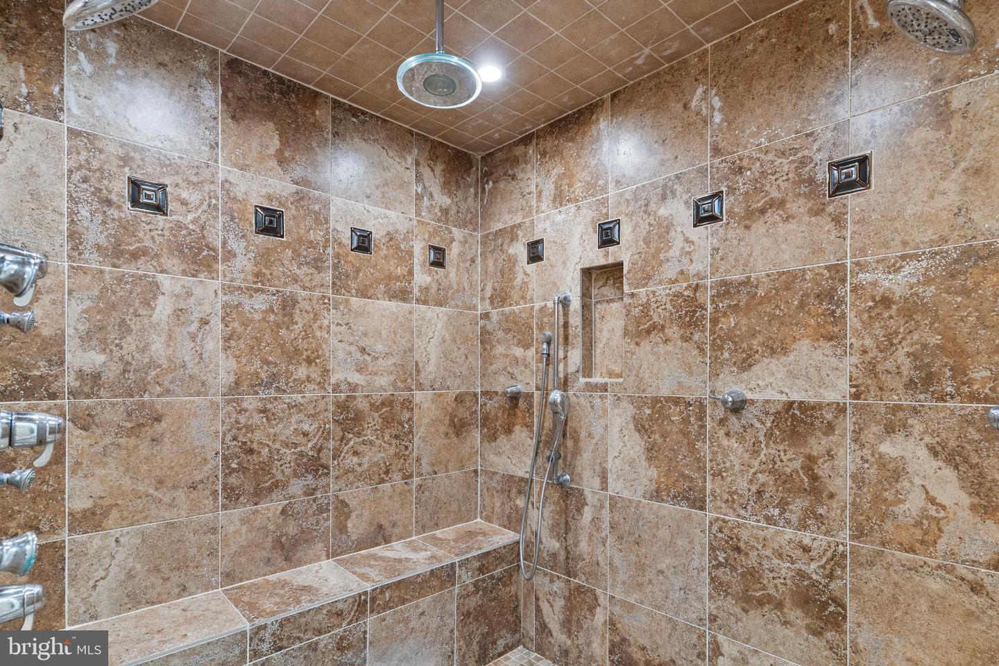 6713 BRIARCROFT ST, CLIFTON, Virginia 20124, 5 Bedrooms Bedrooms, ,5 BathroomsBathrooms,Residential,For sale,6713 BRIARCROFT ST,VAFX2288338 MLS # VAFX2288338