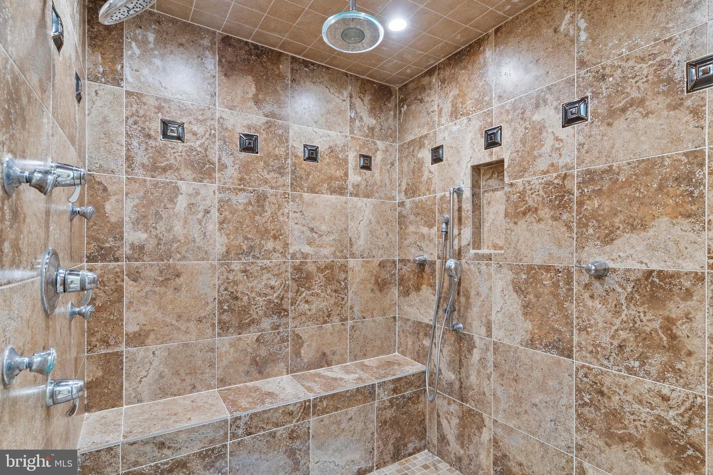 6713 BRIARCROFT ST, CLIFTON, Virginia 20124, 5 Bedrooms Bedrooms, ,5 BathroomsBathrooms,Residential,For sale,6713 BRIARCROFT ST,VAFX2288338 MLS # VAFX2288338