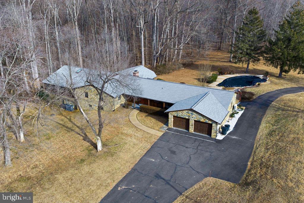 6713 BRIARCROFT ST, CLIFTON, Virginia 20124, 5 Bedrooms Bedrooms, ,5 BathroomsBathrooms,Residential,For sale,6713 BRIARCROFT ST,VAFX2288338 MLS # VAFX2288338