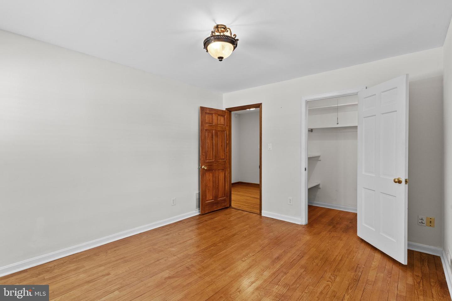 6713 BRIARCROFT ST, CLIFTON, Virginia 20124, 5 Bedrooms Bedrooms, ,5 BathroomsBathrooms,Residential,For sale,6713 BRIARCROFT ST,VAFX2288338 MLS # VAFX2288338