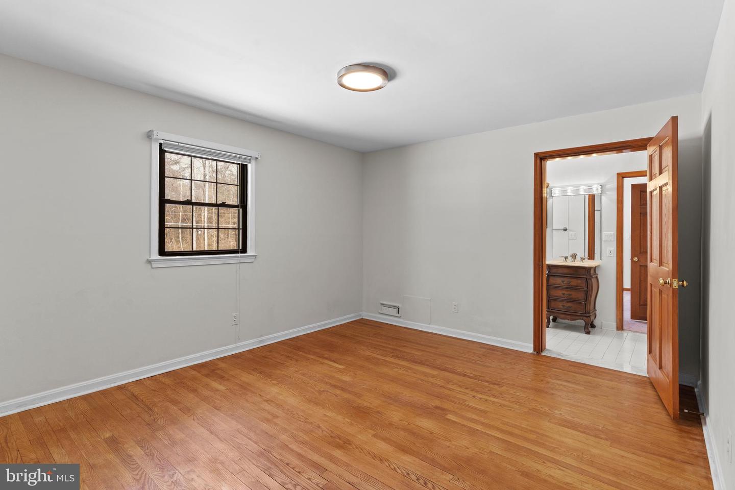 6713 BRIARCROFT ST, CLIFTON, Virginia 20124, 5 Bedrooms Bedrooms, ,5 BathroomsBathrooms,Residential,For sale,6713 BRIARCROFT ST,VAFX2288338 MLS # VAFX2288338