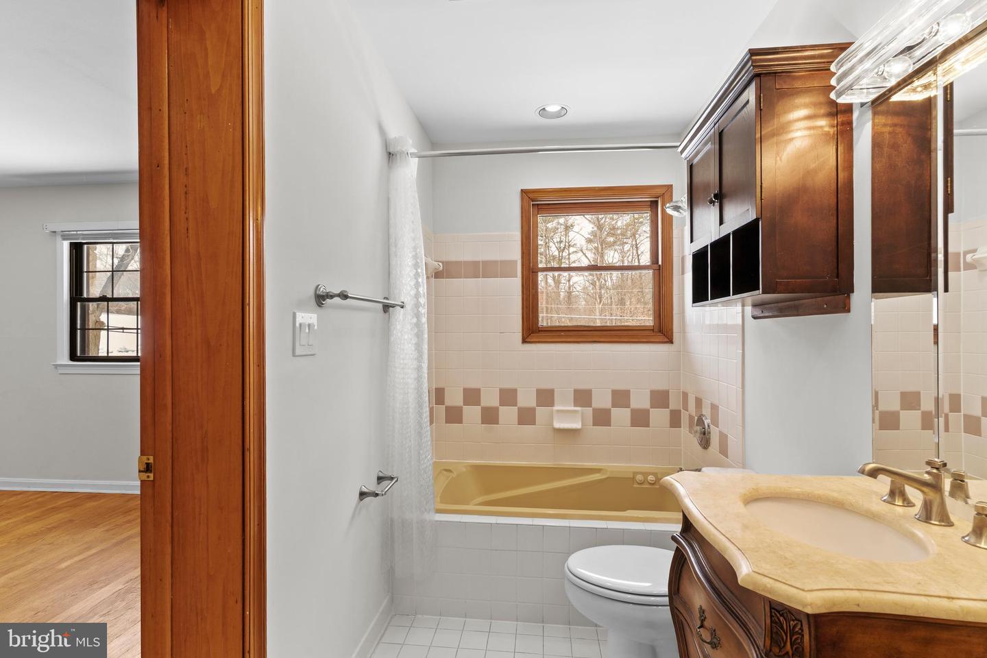 6713 BRIARCROFT ST, CLIFTON, Virginia 20124, 5 Bedrooms Bedrooms, ,5 BathroomsBathrooms,Residential,For sale,6713 BRIARCROFT ST,VAFX2288338 MLS # VAFX2288338