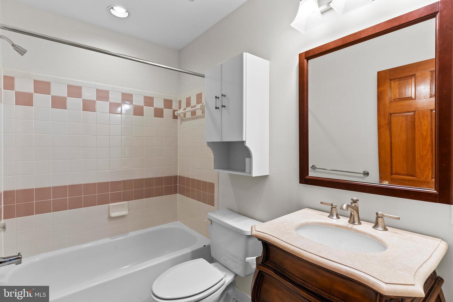 6713 BRIARCROFT ST, CLIFTON, Virginia 20124, 5 Bedrooms Bedrooms, ,5 BathroomsBathrooms,Residential,For sale,6713 BRIARCROFT ST,VAFX2288338 MLS # VAFX2288338