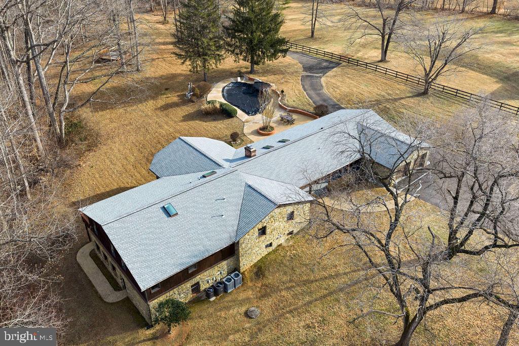 6713 BRIARCROFT ST, CLIFTON, Virginia 20124, 5 Bedrooms Bedrooms, ,5 BathroomsBathrooms,Residential,For sale,6713 BRIARCROFT ST,VAFX2288338 MLS # VAFX2288338