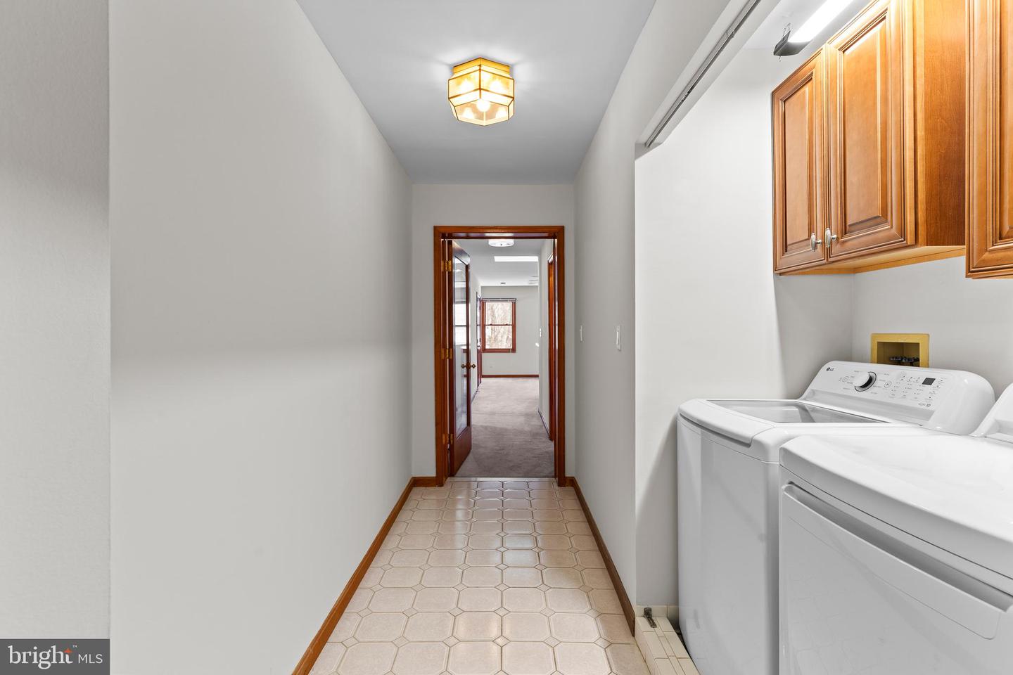 6713 BRIARCROFT ST, CLIFTON, Virginia 20124, 5 Bedrooms Bedrooms, ,5 BathroomsBathrooms,Residential,For sale,6713 BRIARCROFT ST,VAFX2288338 MLS # VAFX2288338