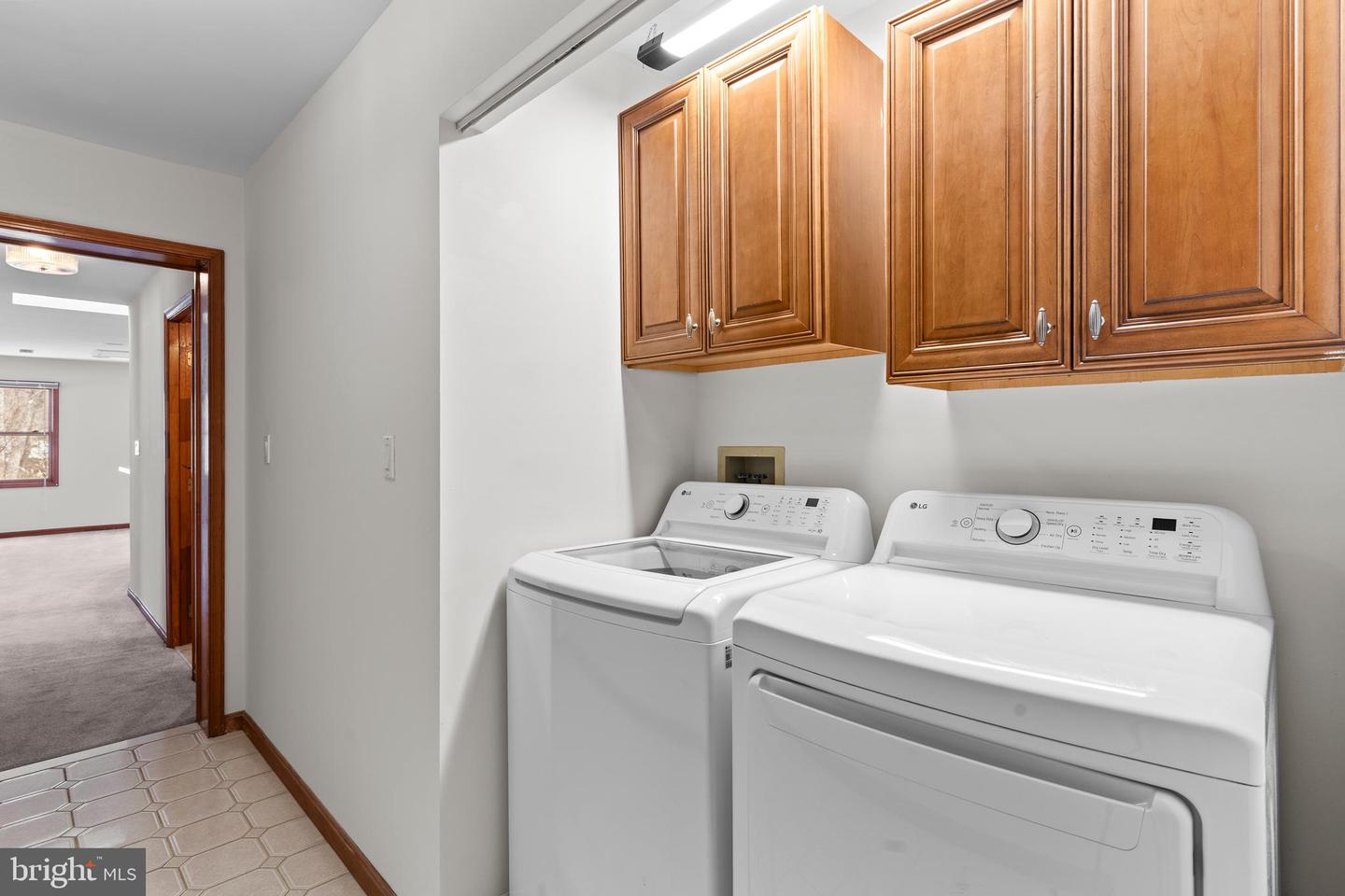 6713 BRIARCROFT ST, CLIFTON, Virginia 20124, 5 Bedrooms Bedrooms, ,5 BathroomsBathrooms,Residential,For sale,6713 BRIARCROFT ST,VAFX2288338 MLS # VAFX2288338