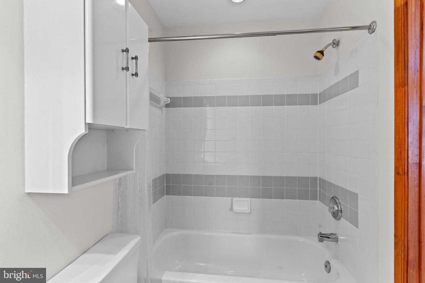 6713 BRIARCROFT ST, CLIFTON, Virginia 20124, 5 Bedrooms Bedrooms, ,5 BathroomsBathrooms,Residential,For sale,6713 BRIARCROFT ST,VAFX2288338 MLS # VAFX2288338