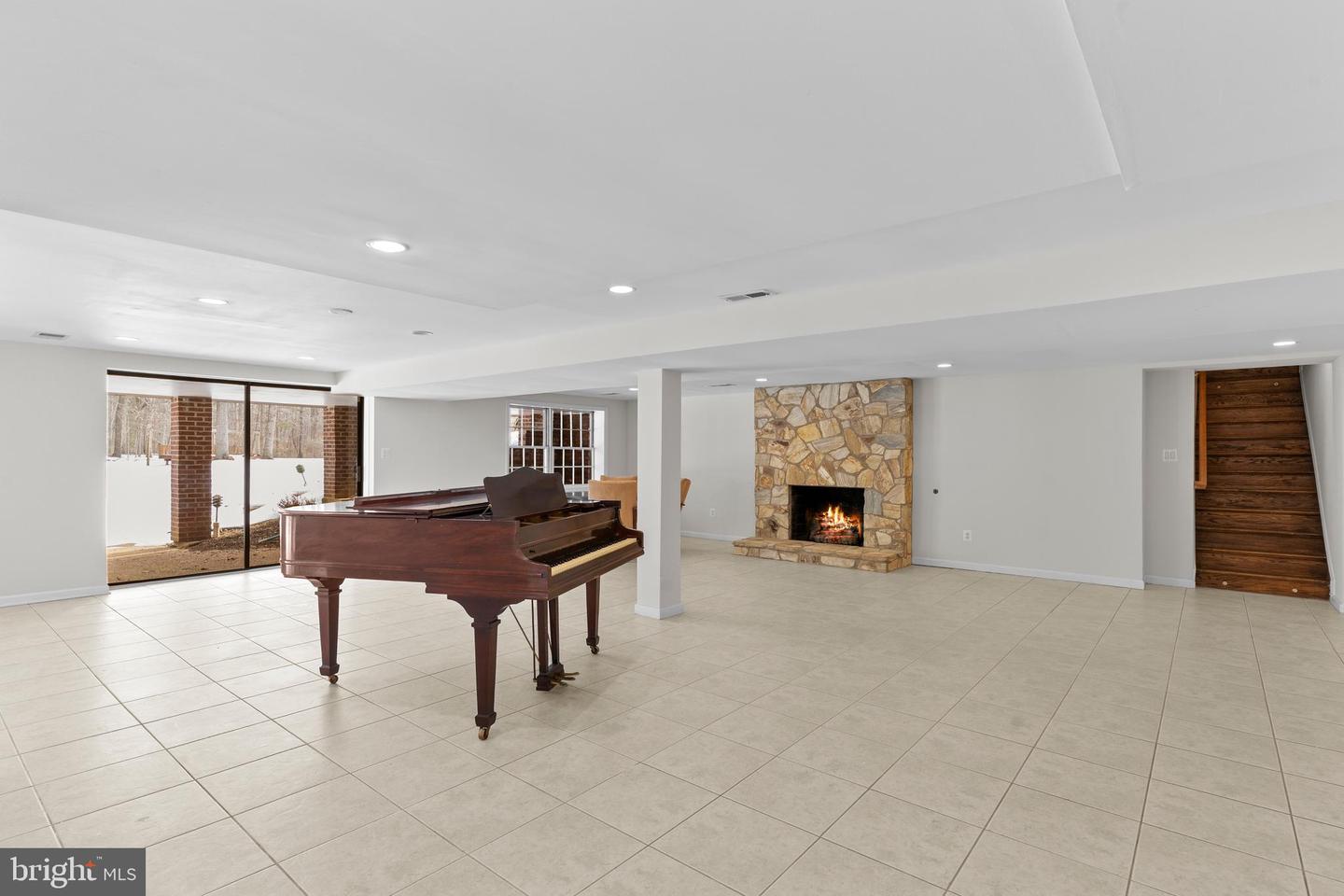 6713 BRIARCROFT ST, CLIFTON, Virginia 20124, 5 Bedrooms Bedrooms, ,5 BathroomsBathrooms,Residential,For sale,6713 BRIARCROFT ST,VAFX2288338 MLS # VAFX2288338