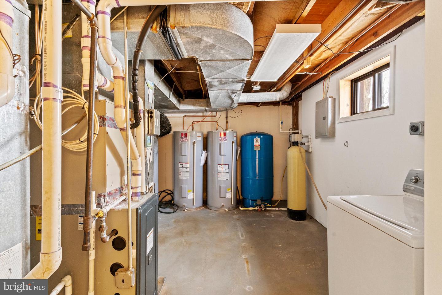 6713 BRIARCROFT ST, CLIFTON, Virginia 20124, 5 Bedrooms Bedrooms, ,5 BathroomsBathrooms,Residential,For sale,6713 BRIARCROFT ST,VAFX2288338 MLS # VAFX2288338