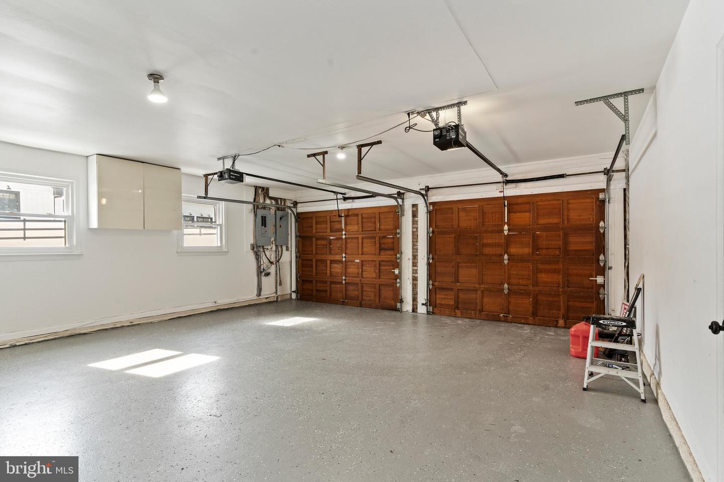 6713 BRIARCROFT ST, CLIFTON, Virginia 20124, 5 Bedrooms Bedrooms, ,5 BathroomsBathrooms,Residential,For sale,6713 BRIARCROFT ST,VAFX2288338 MLS # VAFX2288338