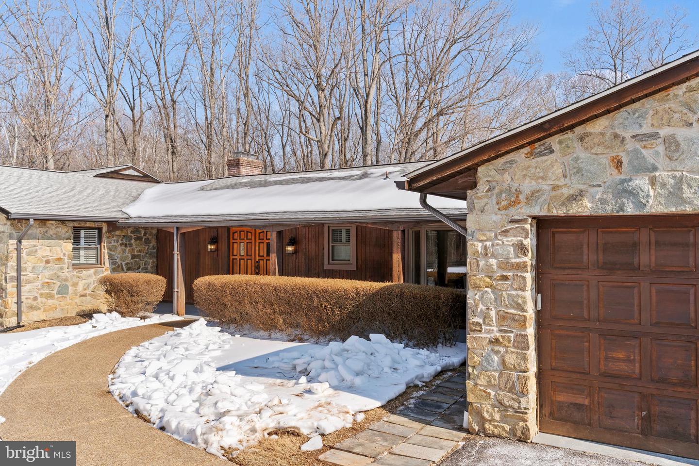 6713 BRIARCROFT ST, CLIFTON, Virginia 20124, 5 Bedrooms Bedrooms, ,5 BathroomsBathrooms,Residential,For sale,6713 BRIARCROFT ST,VAFX2288338 MLS # VAFX2288338