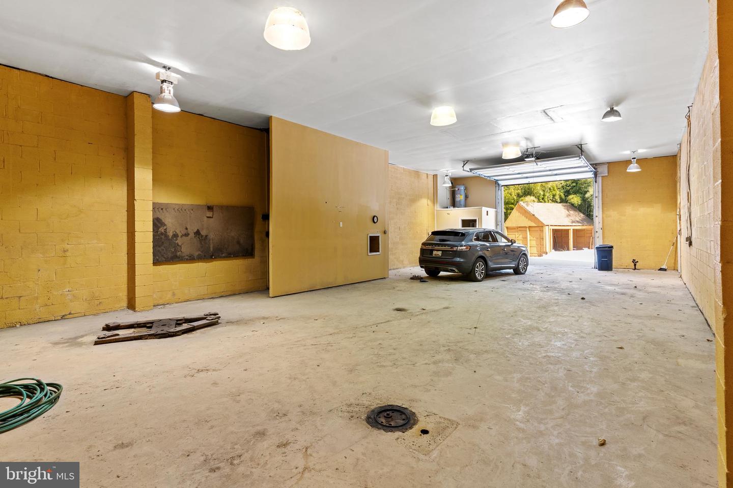 6713 BRIARCROFT ST, CLIFTON, Virginia 20124, 5 Bedrooms Bedrooms, ,5 BathroomsBathrooms,Residential,For sale,6713 BRIARCROFT ST,VAFX2288338 MLS # VAFX2288338