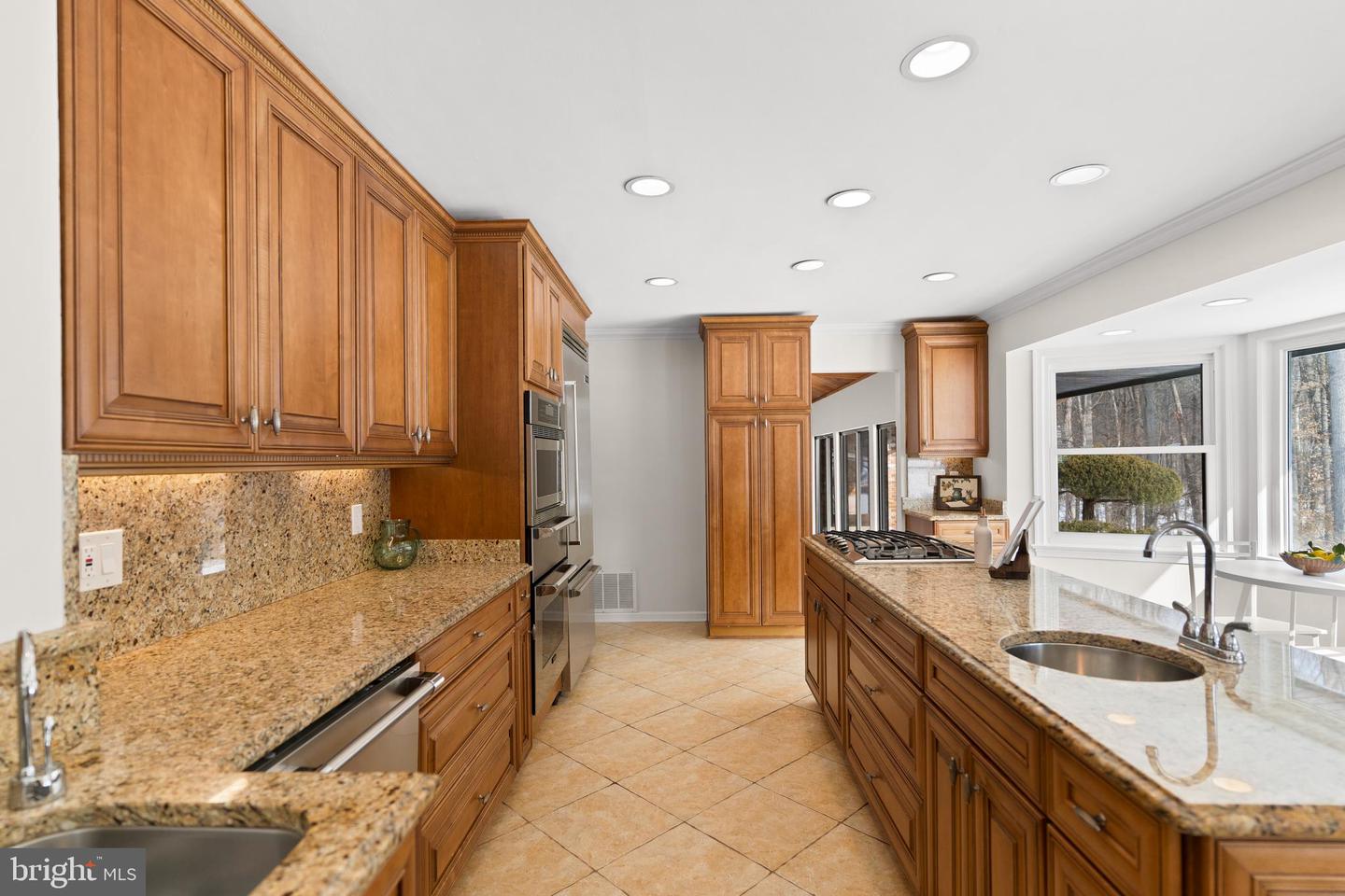 6713 BRIARCROFT ST, CLIFTON, Virginia 20124, 5 Bedrooms Bedrooms, ,5 BathroomsBathrooms,Residential,For sale,6713 BRIARCROFT ST,VAFX2288338 MLS # VAFX2288338