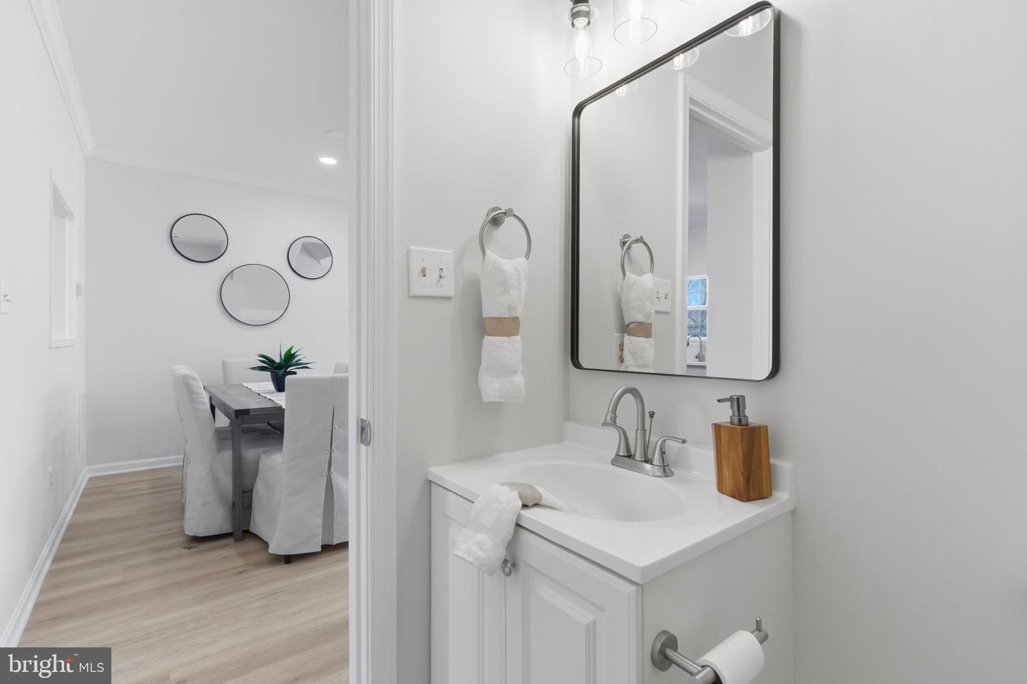 21946 THOMPSON SQ, STERLING, Virginia 20166, 2 Bedrooms Bedrooms, ,2 BathroomsBathrooms,Residential,For sale,21946 THOMPSON SQ,VALO2115058 MLS # VALO2115058