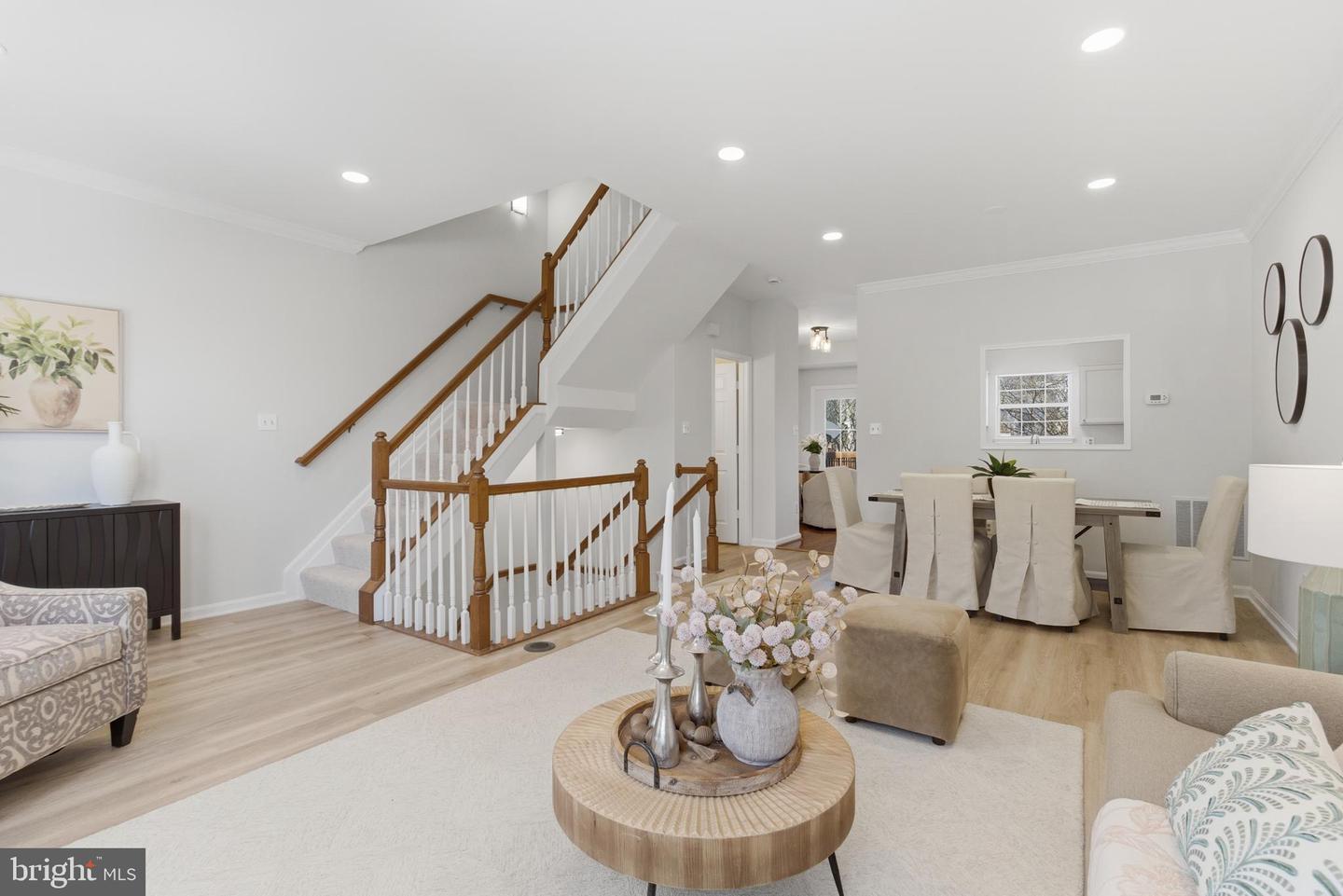 21946 THOMPSON SQ, STERLING, Virginia 20166, 2 Bedrooms Bedrooms, ,2 BathroomsBathrooms,Residential,For sale,21946 THOMPSON SQ,VALO2115058 MLS # VALO2115058