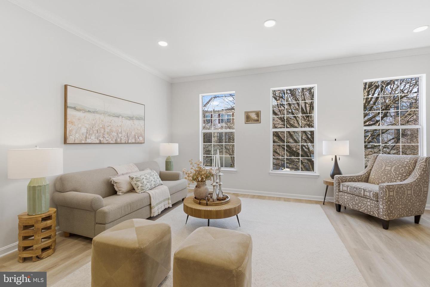 21946 THOMPSON SQ, STERLING, Virginia 20166, 2 Bedrooms Bedrooms, ,2 BathroomsBathrooms,Residential,For sale,21946 THOMPSON SQ,VALO2115058 MLS # VALO2115058