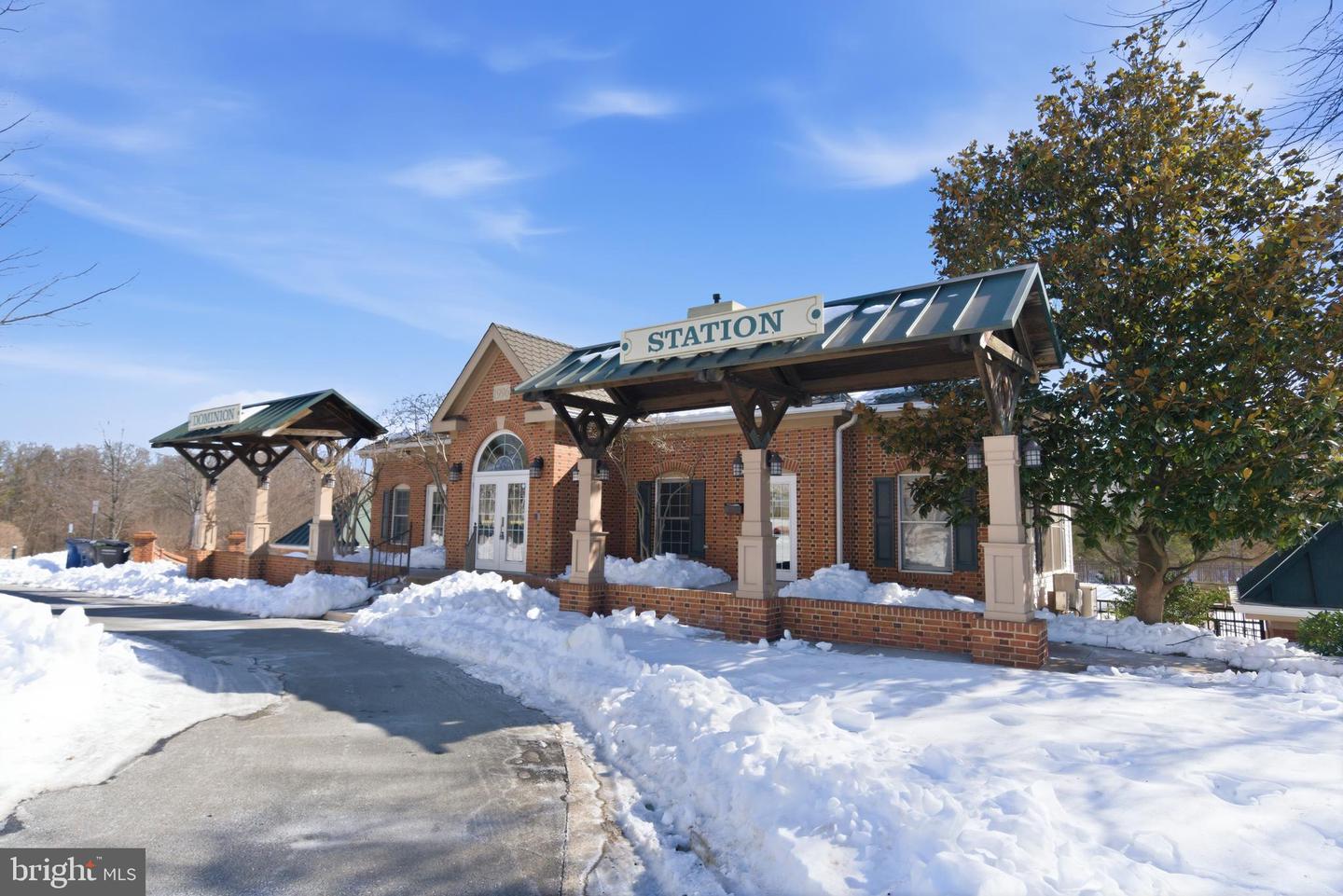 21946 THOMPSON SQ, STERLING, Virginia 20166, 2 Bedrooms Bedrooms, ,2 BathroomsBathrooms,Residential,For sale,21946 THOMPSON SQ,VALO2115058 MLS # VALO2115058