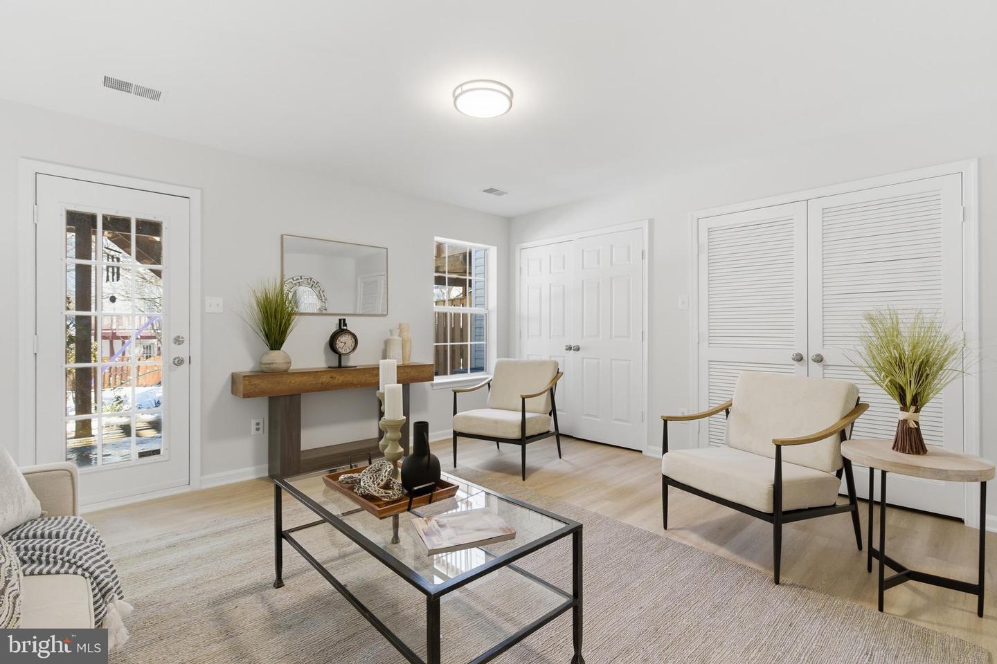 21946 THOMPSON SQ, STERLING, Virginia 20166, 2 Bedrooms Bedrooms, ,2 BathroomsBathrooms,Residential,For sale,21946 THOMPSON SQ,VALO2115058 MLS # VALO2115058