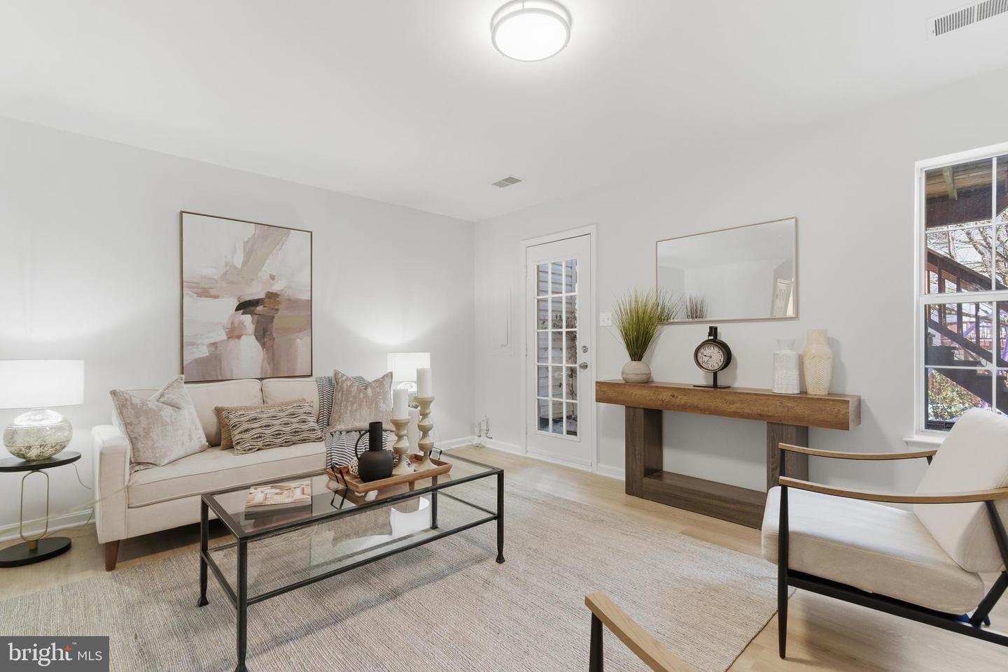 21946 THOMPSON SQ, STERLING, Virginia 20166, 2 Bedrooms Bedrooms, ,2 BathroomsBathrooms,Residential,For sale,21946 THOMPSON SQ,VALO2115058 MLS # VALO2115058