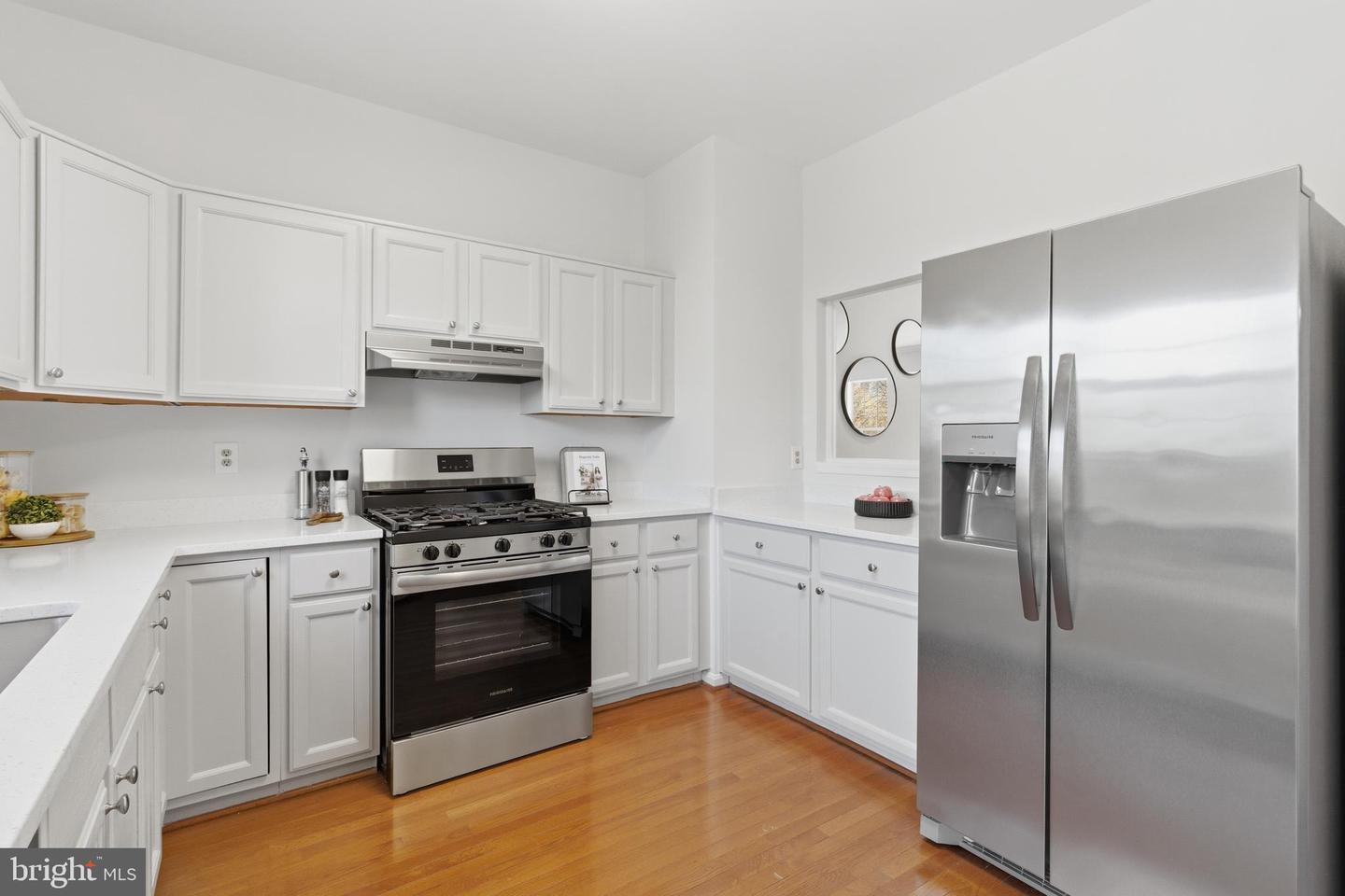 21946 THOMPSON SQ, STERLING, Virginia 20166, 2 Bedrooms Bedrooms, ,2 BathroomsBathrooms,Residential,For sale,21946 THOMPSON SQ,VALO2115058 MLS # VALO2115058