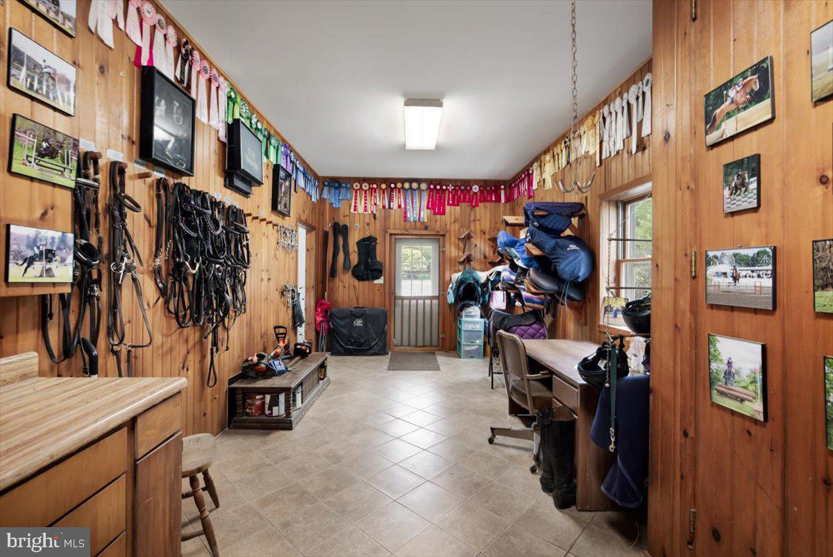 19606 RIDGESIDE RD, BLUEMONT, Virginia 20135, 6 Bedrooms Bedrooms, ,3 BathroomsBathrooms,Residential,For sale,19606 RIDGESIDE RD,VALO2115076 MLS # VALO2115076