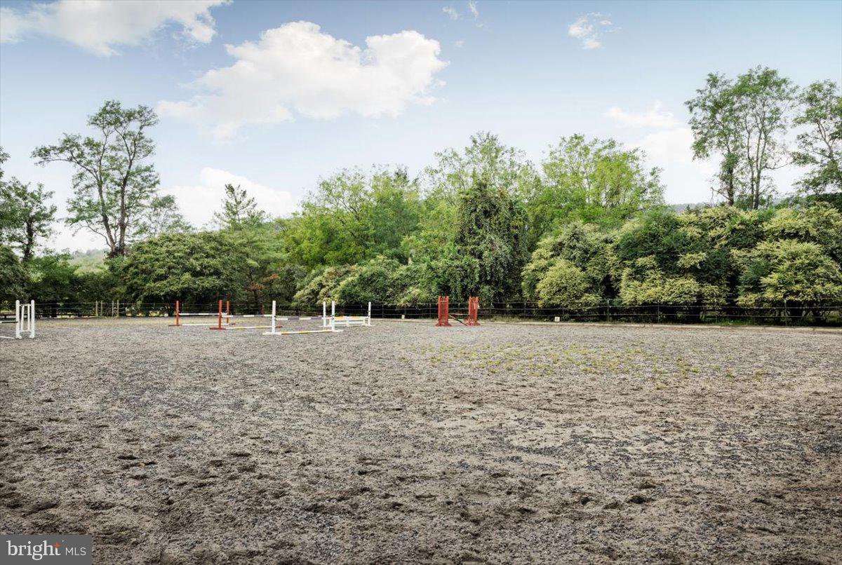 19606 RIDGESIDE RD, BLUEMONT, Virginia 20135, 6 Bedrooms Bedrooms, ,3 BathroomsBathrooms,Residential,For sale,19606 RIDGESIDE RD,VALO2115076 MLS # VALO2115076