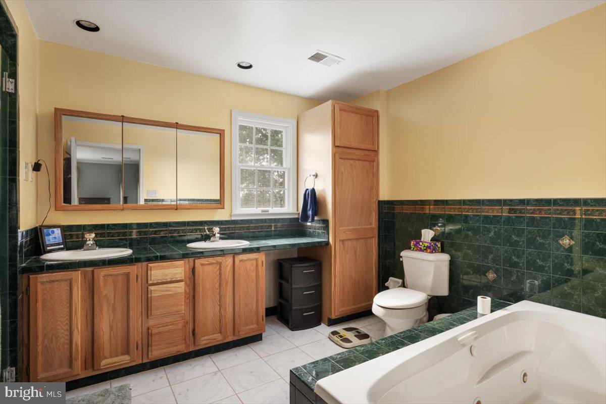 19606 RIDGESIDE RD, BLUEMONT, Virginia 20135, 6 Bedrooms Bedrooms, ,3 BathroomsBathrooms,Residential,For sale,19606 RIDGESIDE RD,VALO2115076 MLS # VALO2115076