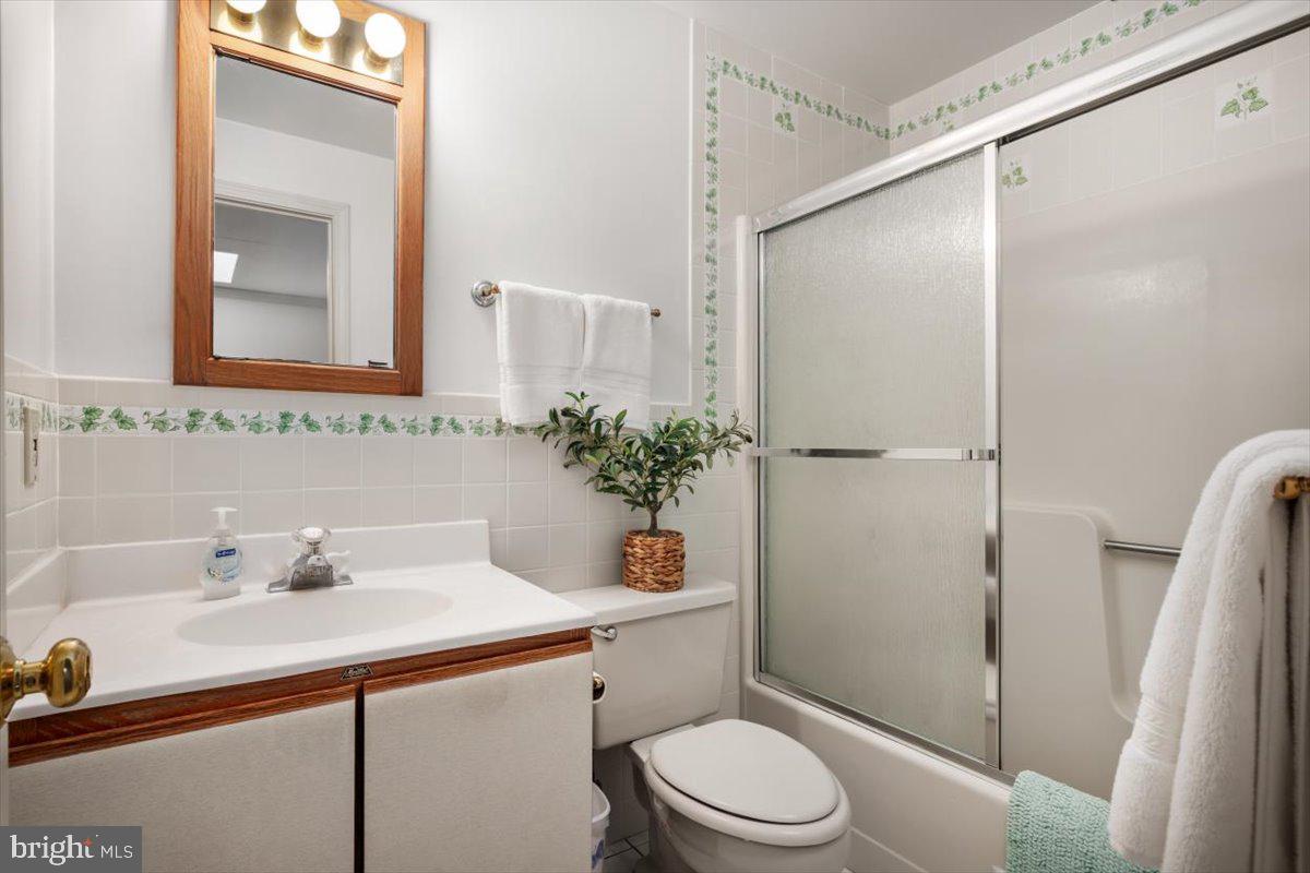 19606 RIDGESIDE RD, BLUEMONT, Virginia 20135, 6 Bedrooms Bedrooms, ,3 BathroomsBathrooms,Residential,For sale,19606 RIDGESIDE RD,VALO2115076 MLS # VALO2115076