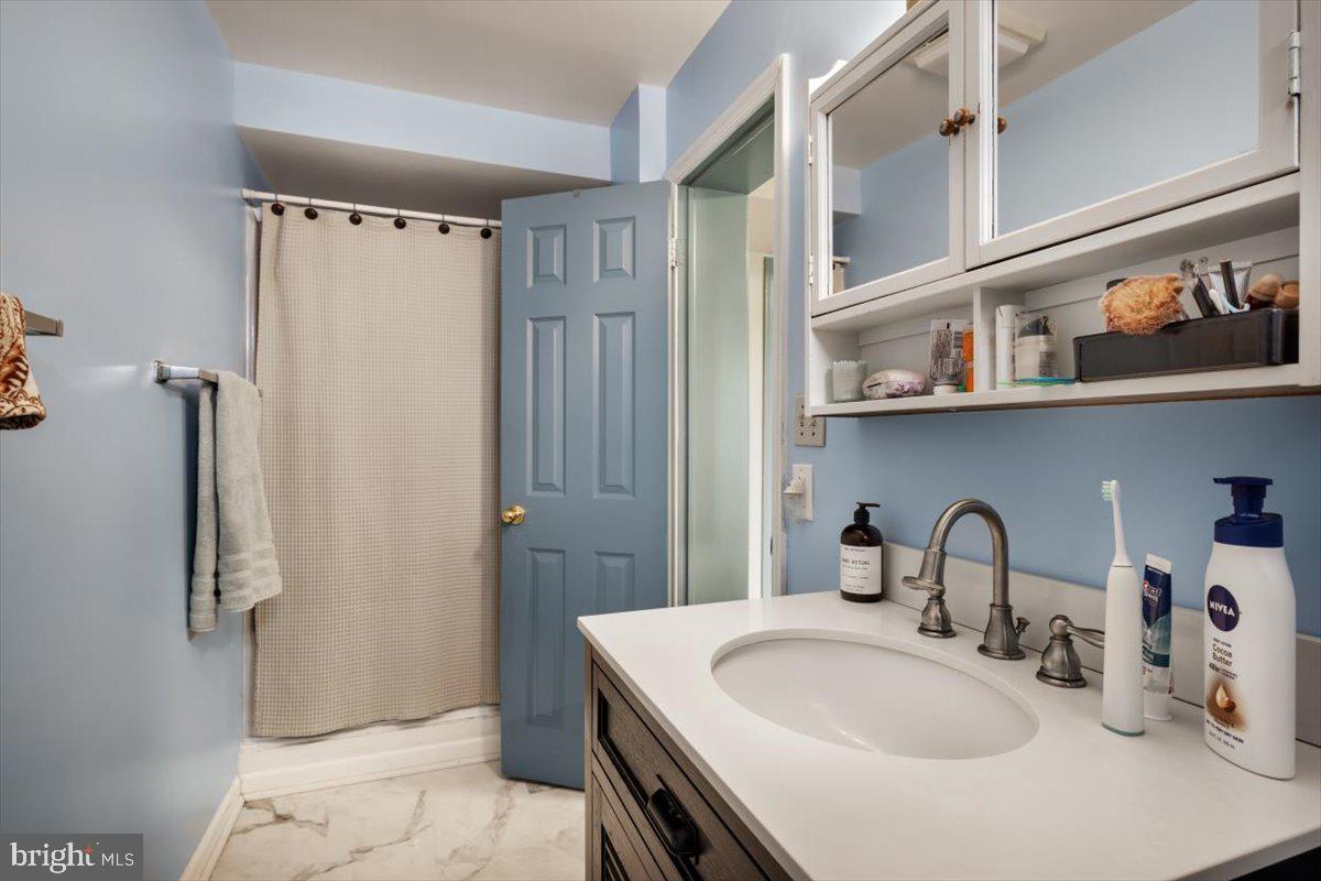 19606 RIDGESIDE RD, BLUEMONT, Virginia 20135, 6 Bedrooms Bedrooms, ,3 BathroomsBathrooms,Residential,For sale,19606 RIDGESIDE RD,VALO2115076 MLS # VALO2115076