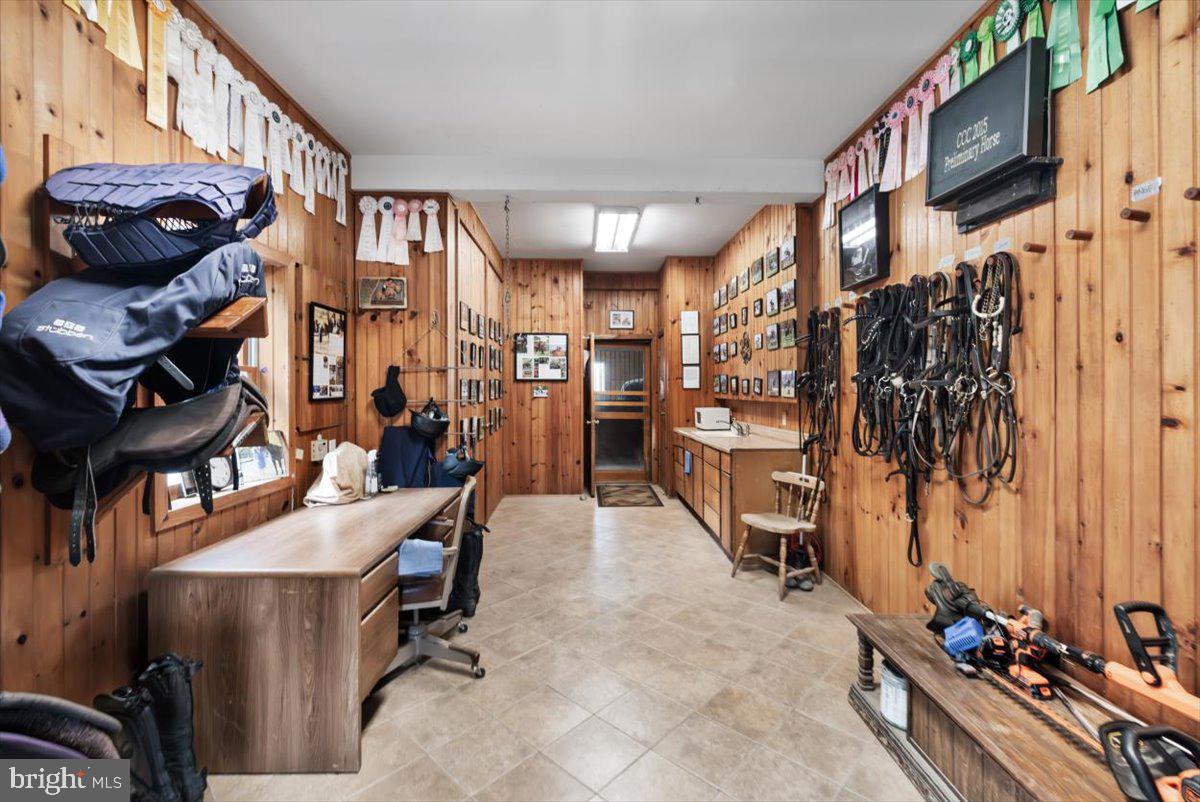 19606 RIDGESIDE RD, BLUEMONT, Virginia 20135, 6 Bedrooms Bedrooms, ,3 BathroomsBathrooms,Residential,For sale,19606 RIDGESIDE RD,VALO2115076 MLS # VALO2115076