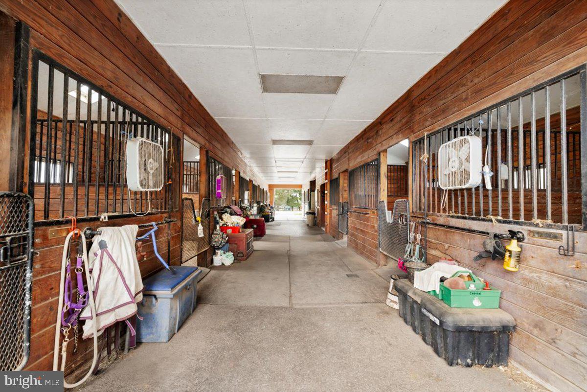 19606 RIDGESIDE RD, BLUEMONT, Virginia 20135, 6 Bedrooms Bedrooms, ,3 BathroomsBathrooms,Residential,For sale,19606 RIDGESIDE RD,VALO2115076 MLS # VALO2115076