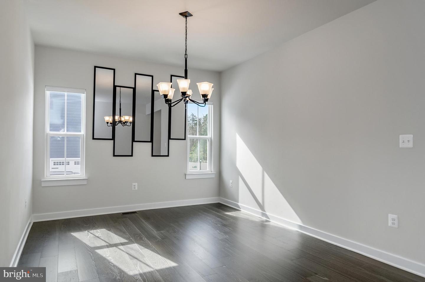 10907 GREEN LEAF RUN, SPOTSYLVANIA, Virginia 22551, 5 Bedrooms Bedrooms, 21 Rooms Rooms,4 BathroomsBathrooms,Residential,For sale,10907 GREEN LEAF RUN,VASP2039012 MLS # VASP2039012