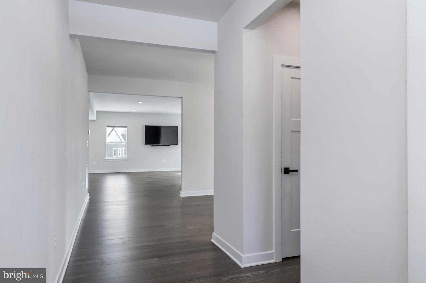 10907 GREEN LEAF RUN, SPOTSYLVANIA, Virginia 22551, 5 Bedrooms Bedrooms, 21 Rooms Rooms,4 BathroomsBathrooms,Residential,For sale,10907 GREEN LEAF RUN,VASP2039012 MLS # VASP2039012