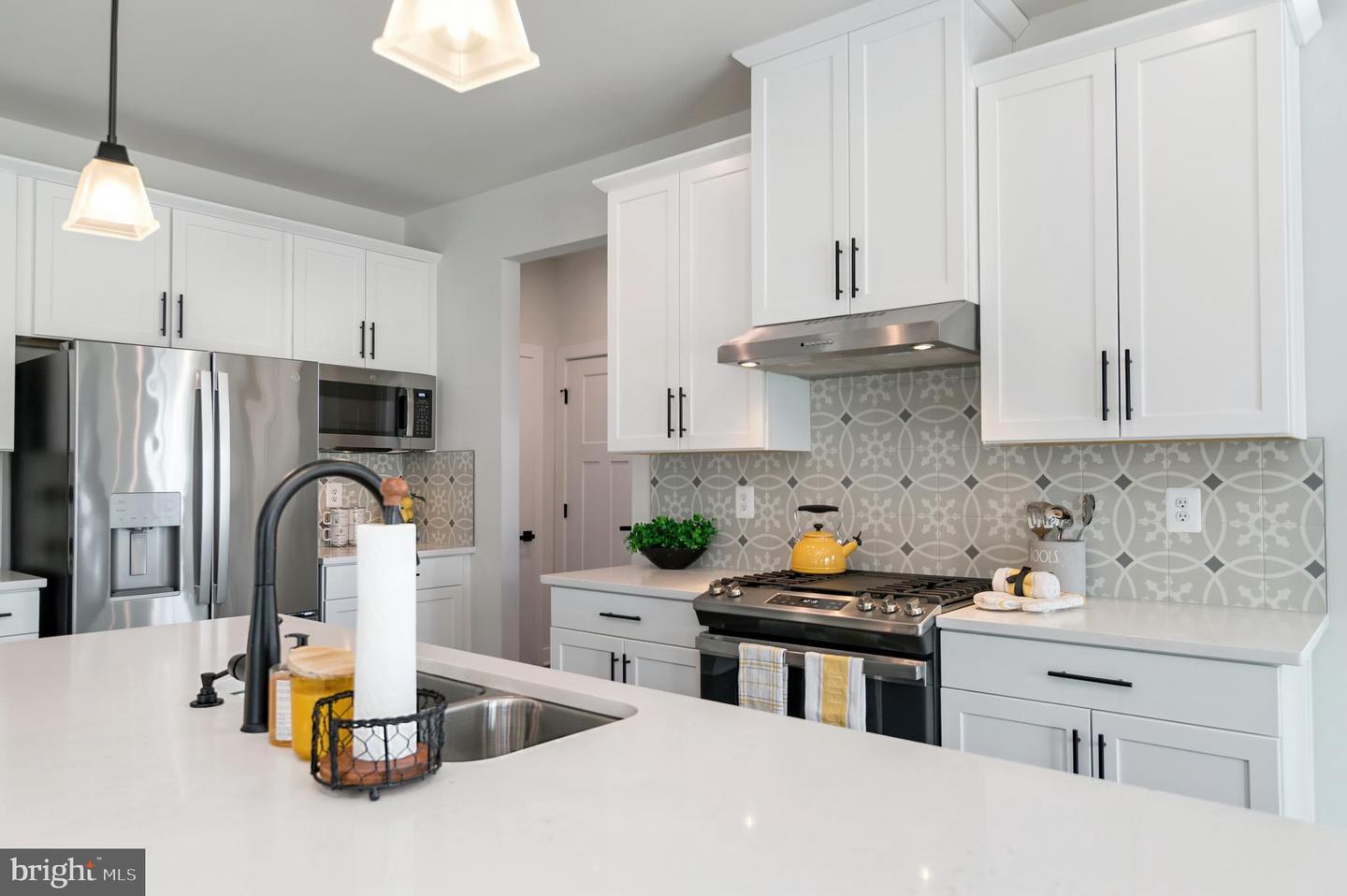 10907 GREEN LEAF RUN, SPOTSYLVANIA, Virginia 22551, 5 Bedrooms Bedrooms, 21 Rooms Rooms,4 BathroomsBathrooms,Residential,For sale,10907 GREEN LEAF RUN,VASP2039012 MLS # VASP2039012