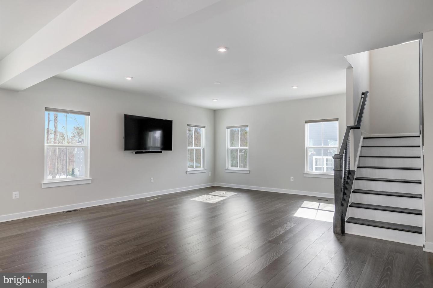 10907 GREEN LEAF RUN, SPOTSYLVANIA, Virginia 22551, 5 Bedrooms Bedrooms, 21 Rooms Rooms,4 BathroomsBathrooms,Residential,For sale,10907 GREEN LEAF RUN,VASP2039012 MLS # VASP2039012