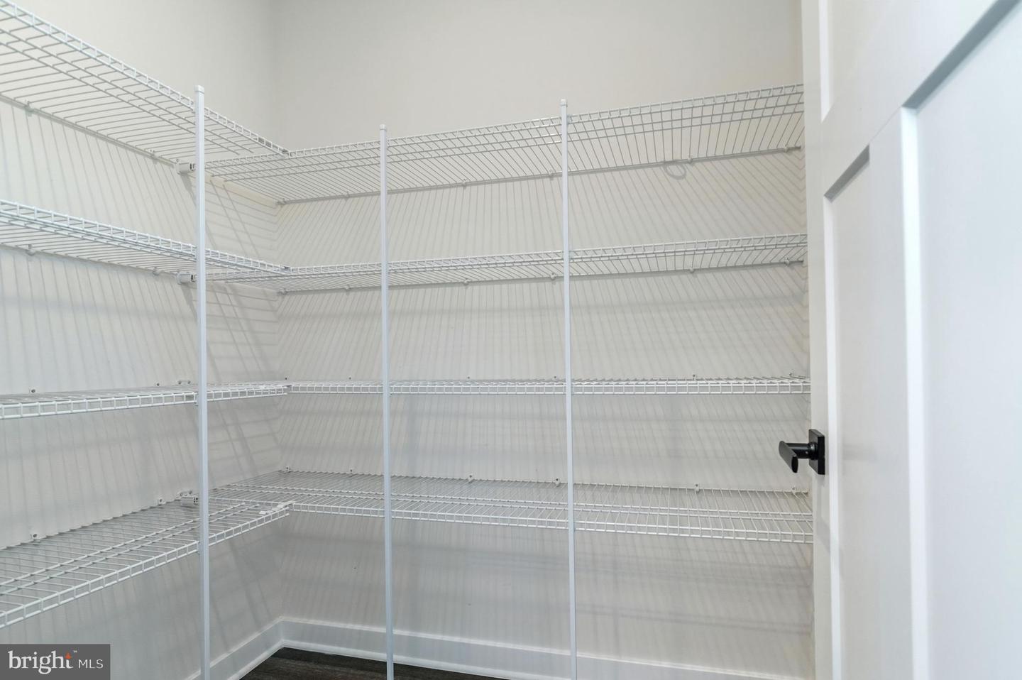 10907 GREEN LEAF RUN, SPOTSYLVANIA, Virginia 22551, 5 Bedrooms Bedrooms, 21 Rooms Rooms,4 BathroomsBathrooms,Residential,For sale,10907 GREEN LEAF RUN,VASP2039012 MLS # VASP2039012