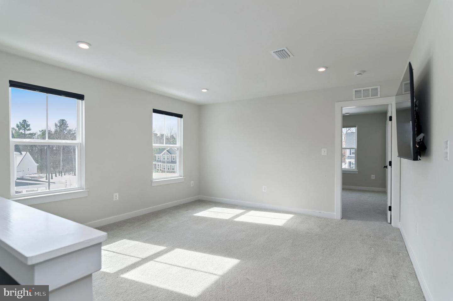 10907 GREEN LEAF RUN, SPOTSYLVANIA, Virginia 22551, 5 Bedrooms Bedrooms, 21 Rooms Rooms,4 BathroomsBathrooms,Residential,For sale,10907 GREEN LEAF RUN,VASP2039012 MLS # VASP2039012