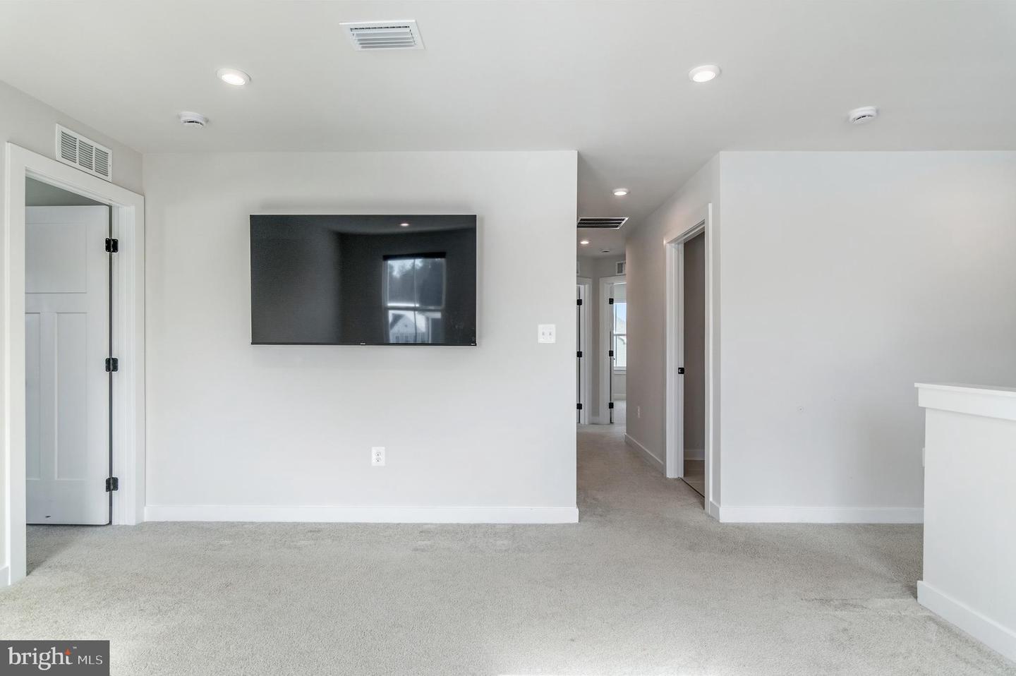 10907 GREEN LEAF RUN, SPOTSYLVANIA, Virginia 22551, 5 Bedrooms Bedrooms, 21 Rooms Rooms,4 BathroomsBathrooms,Residential,For sale,10907 GREEN LEAF RUN,VASP2039012 MLS # VASP2039012