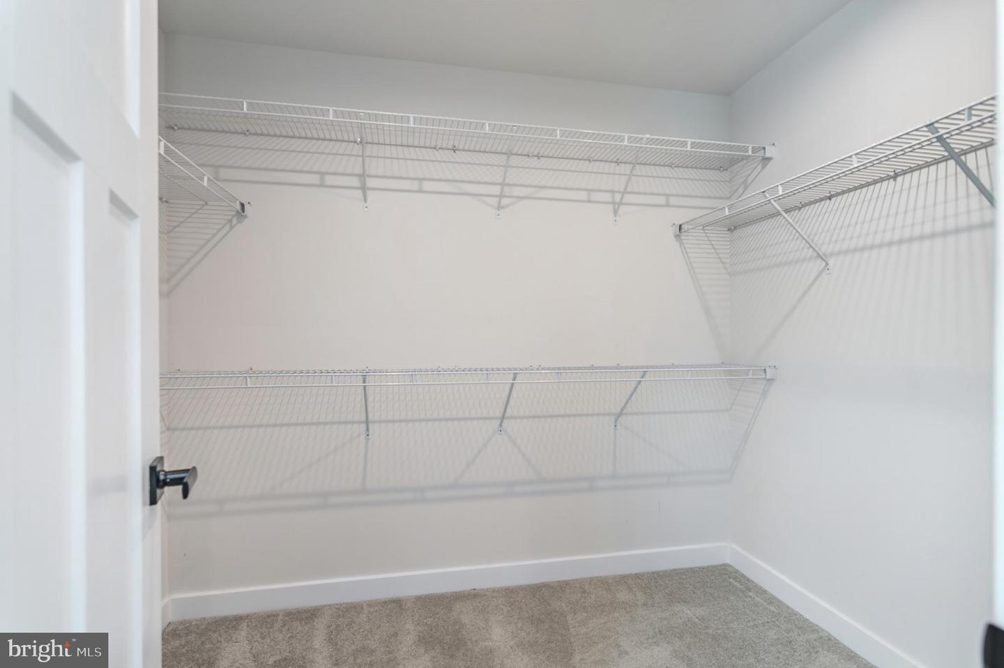 10907 GREEN LEAF RUN, SPOTSYLVANIA, Virginia 22551, 5 Bedrooms Bedrooms, 21 Rooms Rooms,4 BathroomsBathrooms,Residential,For sale,10907 GREEN LEAF RUN,VASP2039012 MLS # VASP2039012