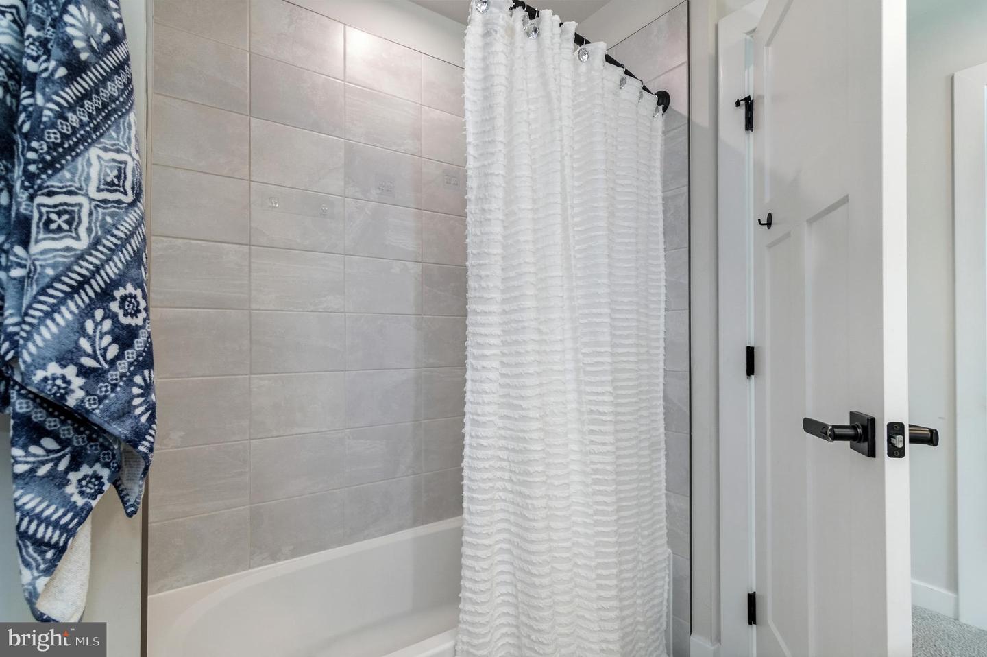 10907 GREEN LEAF RUN, SPOTSYLVANIA, Virginia 22551, 5 Bedrooms Bedrooms, 21 Rooms Rooms,4 BathroomsBathrooms,Residential,For sale,10907 GREEN LEAF RUN,VASP2039012 MLS # VASP2039012