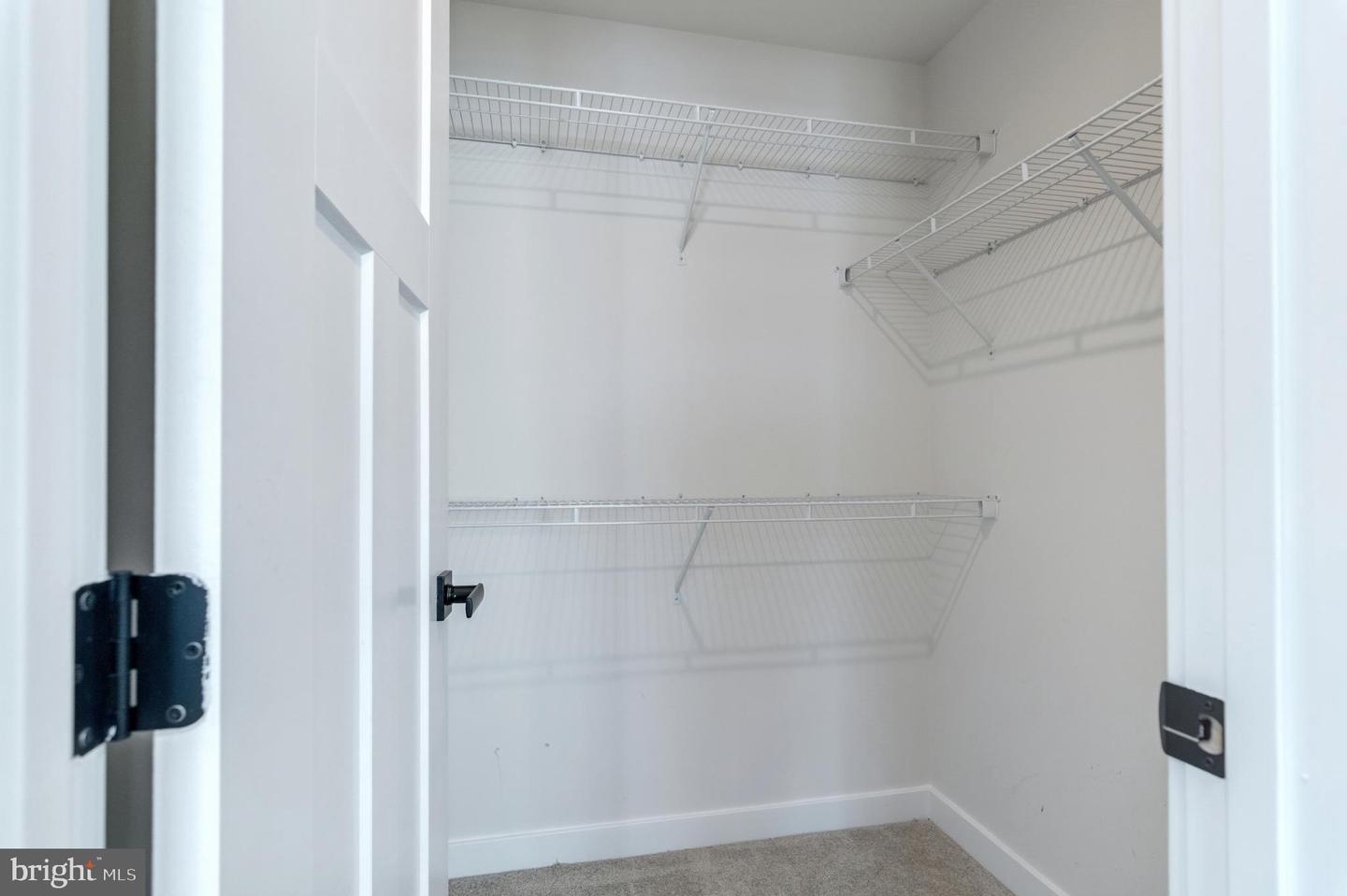 10907 GREEN LEAF RUN, SPOTSYLVANIA, Virginia 22551, 5 Bedrooms Bedrooms, 21 Rooms Rooms,4 BathroomsBathrooms,Residential,For sale,10907 GREEN LEAF RUN,VASP2039012 MLS # VASP2039012