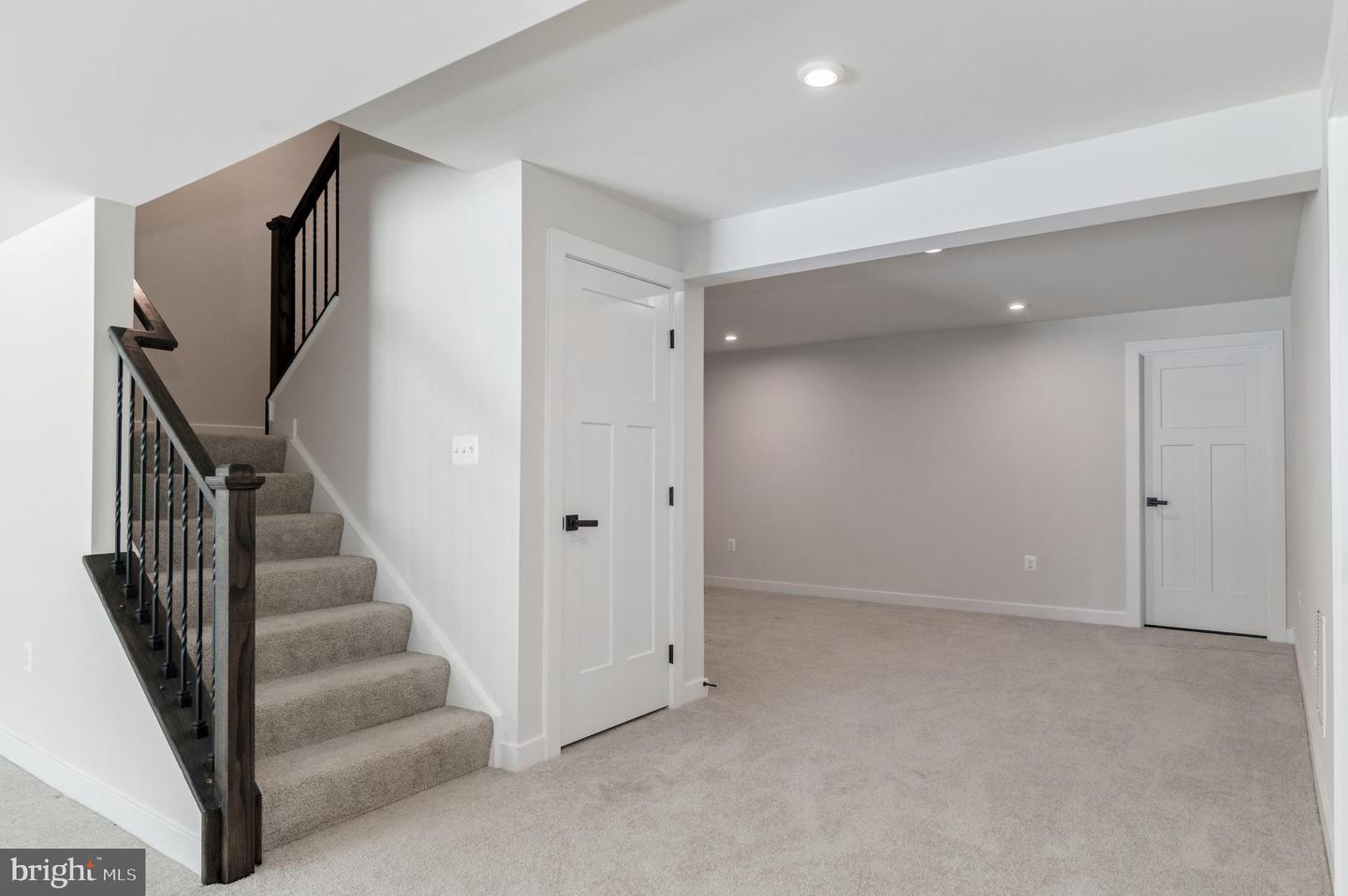 10907 GREEN LEAF RUN, SPOTSYLVANIA, Virginia 22551, 5 Bedrooms Bedrooms, 21 Rooms Rooms,4 BathroomsBathrooms,Residential,For sale,10907 GREEN LEAF RUN,VASP2039012 MLS # VASP2039012