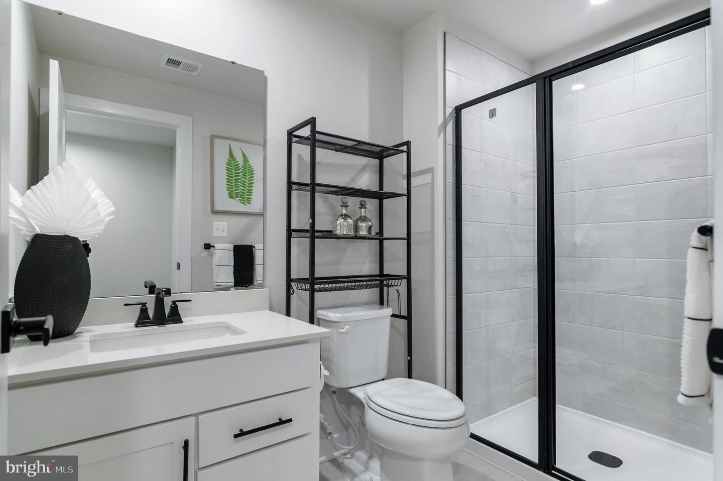 10907 GREEN LEAF RUN, SPOTSYLVANIA, Virginia 22551, 5 Bedrooms Bedrooms, 21 Rooms Rooms,4 BathroomsBathrooms,Residential,For sale,10907 GREEN LEAF RUN,VASP2039012 MLS # VASP2039012