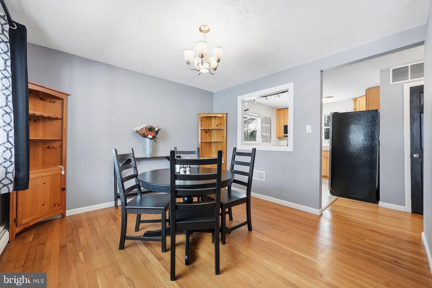 4602 KENWOOD DR, WOODBRIDGE, Virginia 22193, 3 Bedrooms Bedrooms, ,2 BathroomsBathrooms,Residential,For sale,4602 KENWOOD DR,VAPW2111700 MLS # VAPW2111700