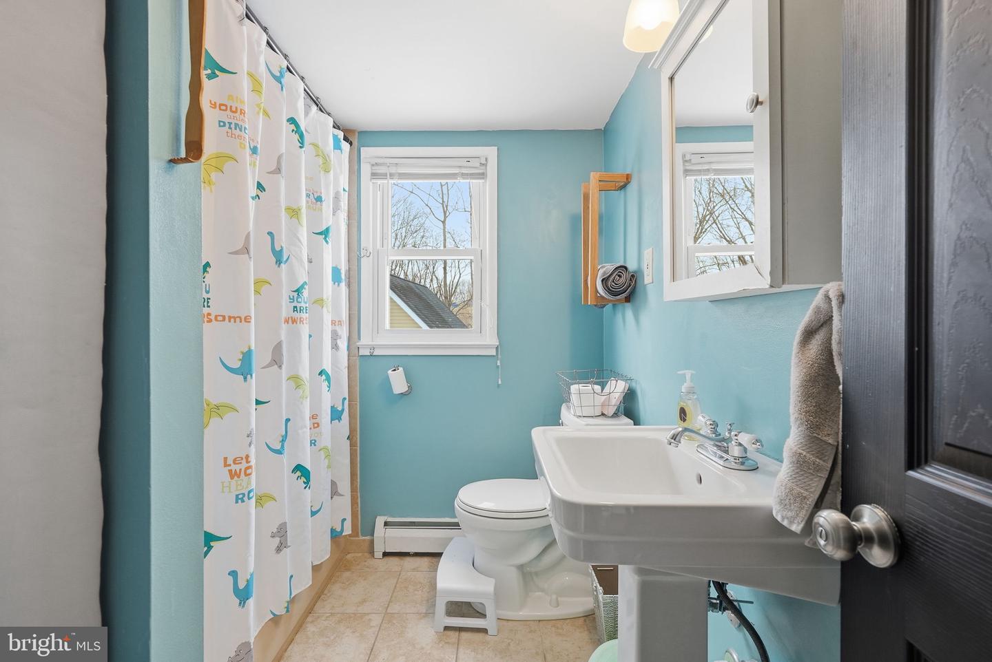 4602 KENWOOD DR, WOODBRIDGE, Virginia 22193, 3 Bedrooms Bedrooms, ,2 BathroomsBathrooms,Residential,For sale,4602 KENWOOD DR,VAPW2111700 MLS # VAPW2111700