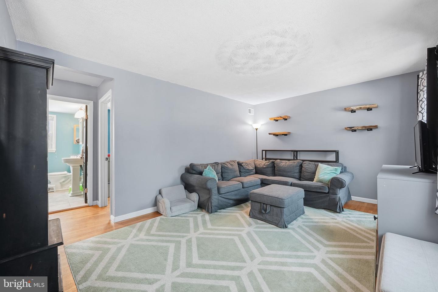 4602 KENWOOD DR, WOODBRIDGE, Virginia 22193, 3 Bedrooms Bedrooms, ,2 BathroomsBathrooms,Residential,For sale,4602 KENWOOD DR,VAPW2111700 MLS # VAPW2111700