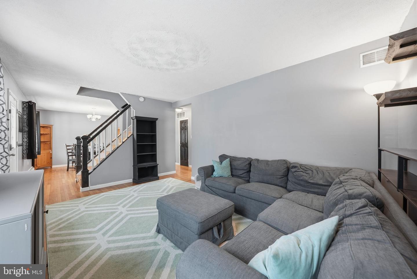 4602 KENWOOD DR, WOODBRIDGE, Virginia 22193, 3 Bedrooms Bedrooms, ,2 BathroomsBathrooms,Residential,For sale,4602 KENWOOD DR,VAPW2111700 MLS # VAPW2111700