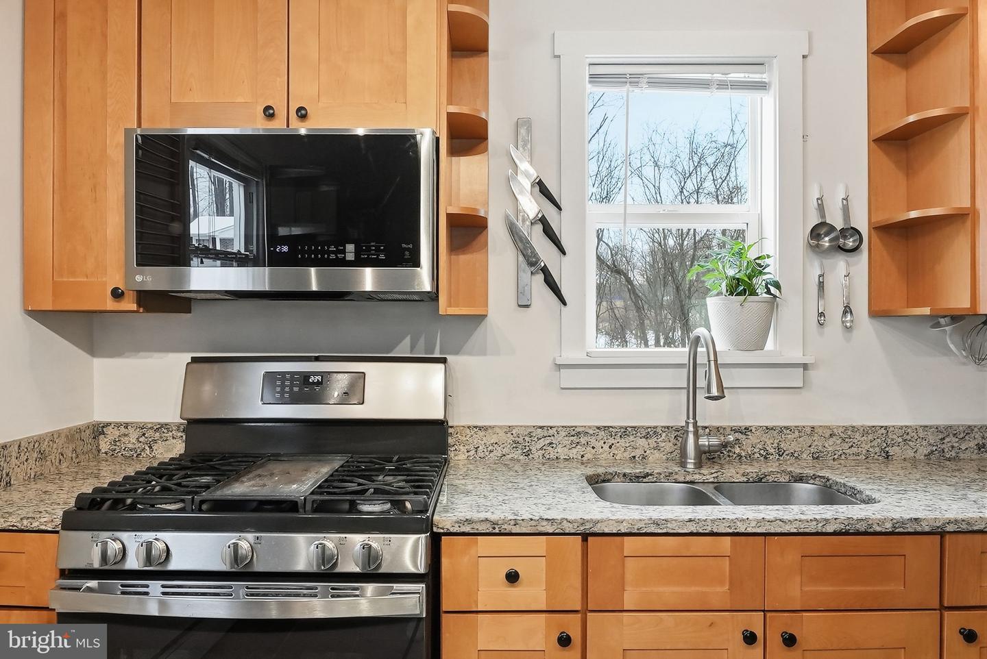 4602 KENWOOD DR, WOODBRIDGE, Virginia 22193, 3 Bedrooms Bedrooms, ,2 BathroomsBathrooms,Residential,For sale,4602 KENWOOD DR,VAPW2111700 MLS # VAPW2111700